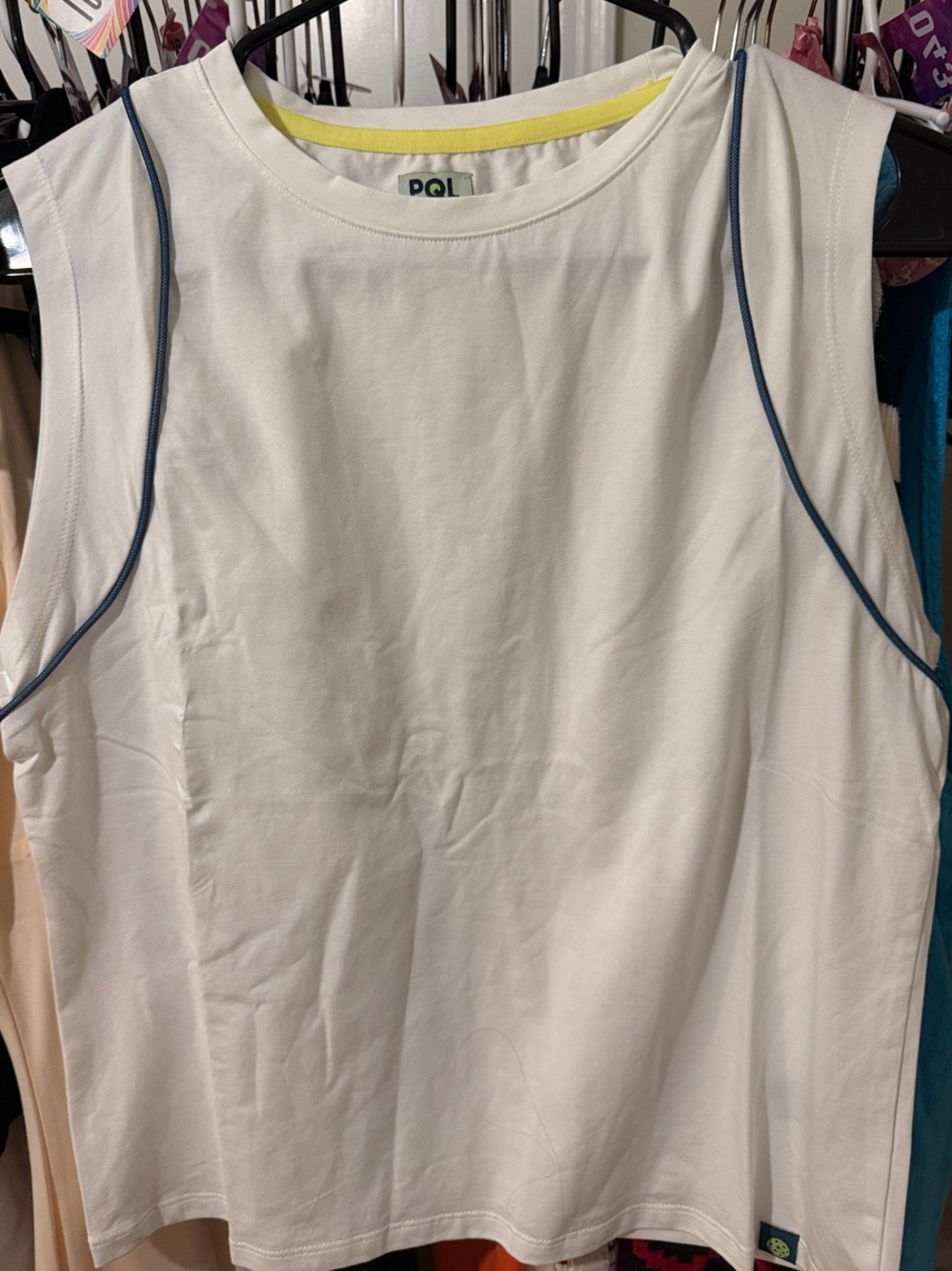 RARE! PQL SLEEVELESS ACTIVEWEAR TANK WITH BLUE PIPING